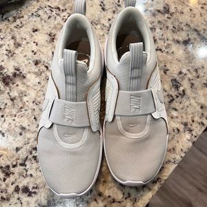 Womens White Nike slip ons Size 8 super comfortable and cute!